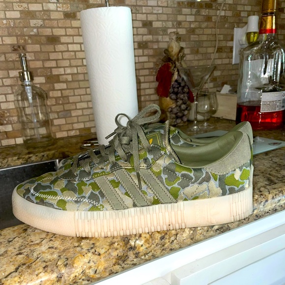 SAMBA ROSE CAMO ADIDAS SIZE 10.5 - Picture 1 of 6